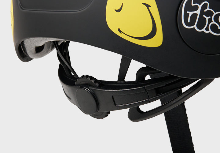 Thousand Next SmileyWorld Youth Helmet Warped World